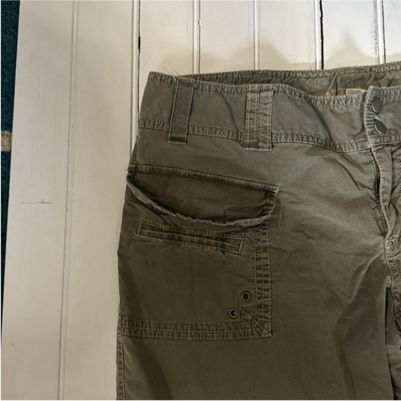 Old Navy Bermuda Shorts Olive Green Size 10 - Picture 2 of 6